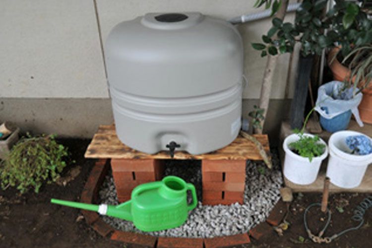 【雨水タンク】コダマ樹脂工業製 ホームダムミニ110リットル グレー 丸ドイ用 型番RWT110 | TOKILABOトキラボ