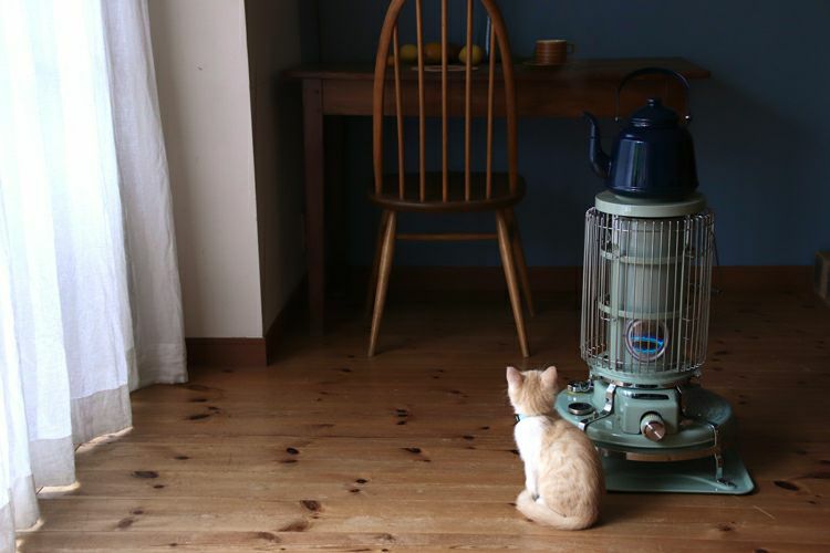 アラジンストーブ32型　 アラジンブルーフレーム ヒーター　丸受皿付き ブルーフレームヒーター | Aladdin（アラジン）公式サイト