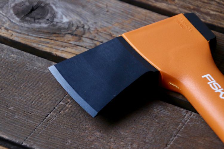 月末セール‼️【新品/人気商品】 斧 オノ FISKARS (フィスカース) 斧】【送料無料】 FISKARS フィスカース斧 ガーデンアックスX5