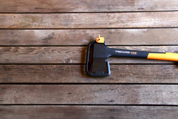 月末セール‼️【新品/人気商品】 斧 オノ FISKARS (フィスカース) 斧】 FISKARS フィスカース斧 ガーデンアックスX7 型番FSK121420